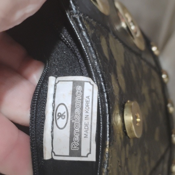 Vintage Black & gold structured Crossbody purse by ‘Renaissance’ - Picture 9 of 12